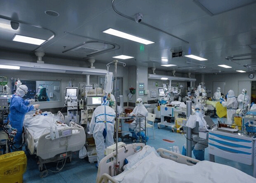  معاون درمان دانشگاه علوم پزشکی اصفهان: موج جدید کرونا پایان بهمن در اصفهان آغاز می‌شود / مرگ ۷هزار بیمار